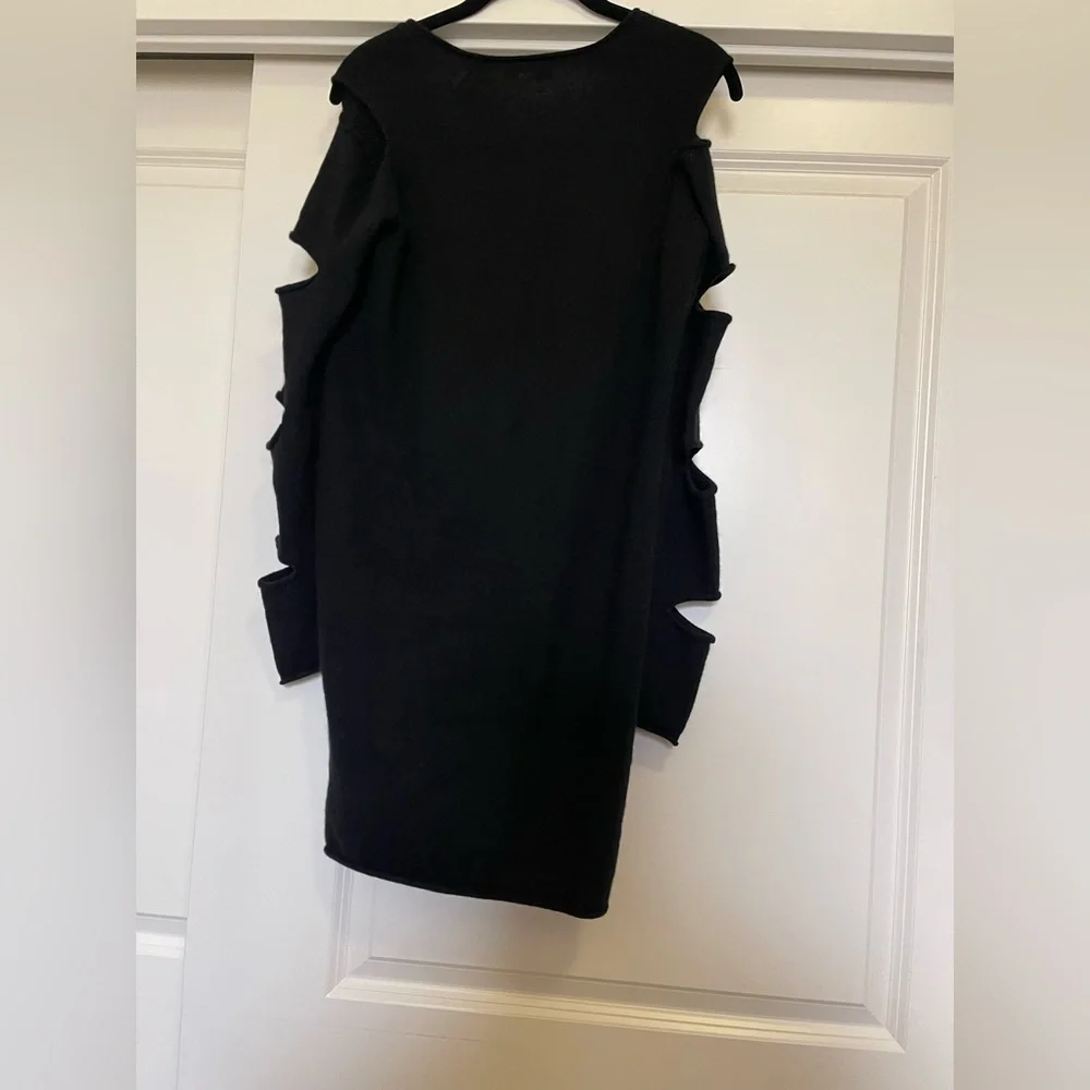Skull Cashmere Black Long Sleeve - Picture 5 of 5